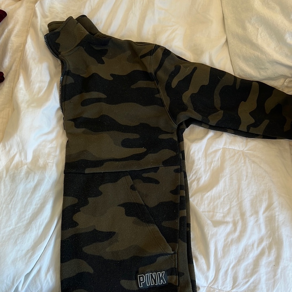 PINK- soft quarter zip crewneck, Camo sz s